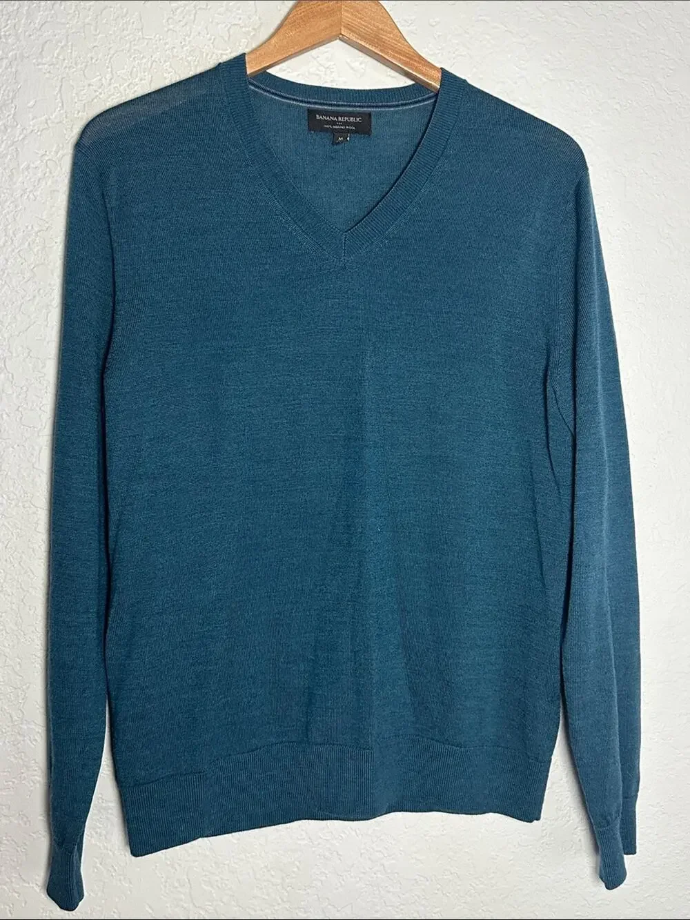 NEW Banana Republic 100% Merino Wool Teal Blue V-Neck Sweater Medium